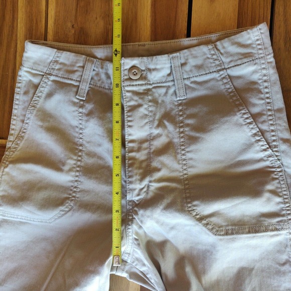 Levi's Women's Pants Khaki Size 29 Straight Leg Flat Front - Picture 4 of 7